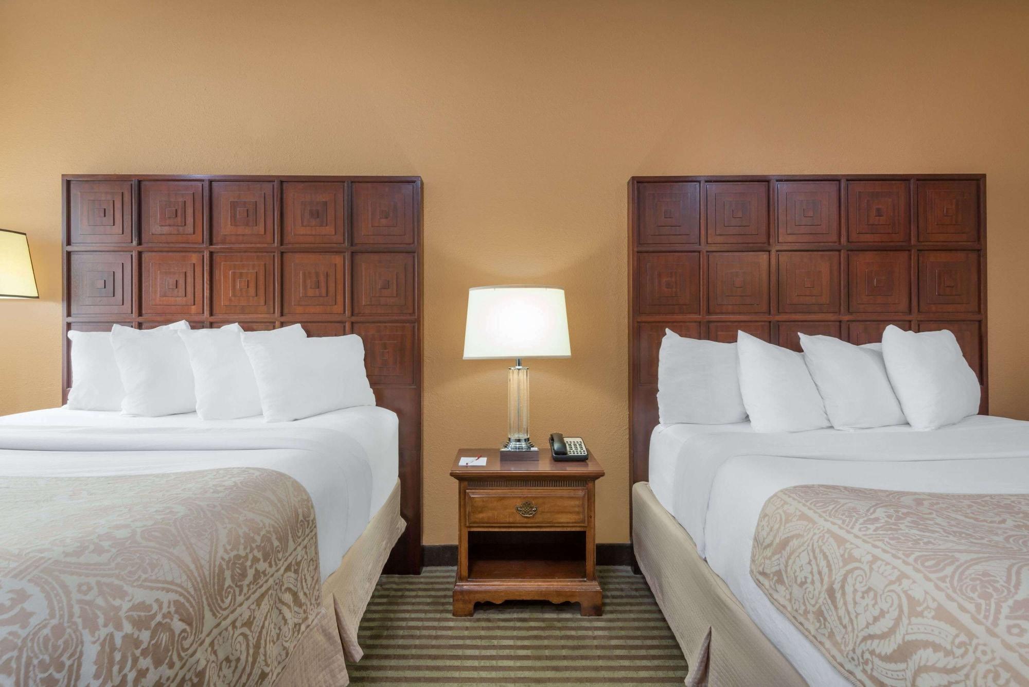 Ramada By Wyndham Columbus North Hotel Westerville Exterior photo