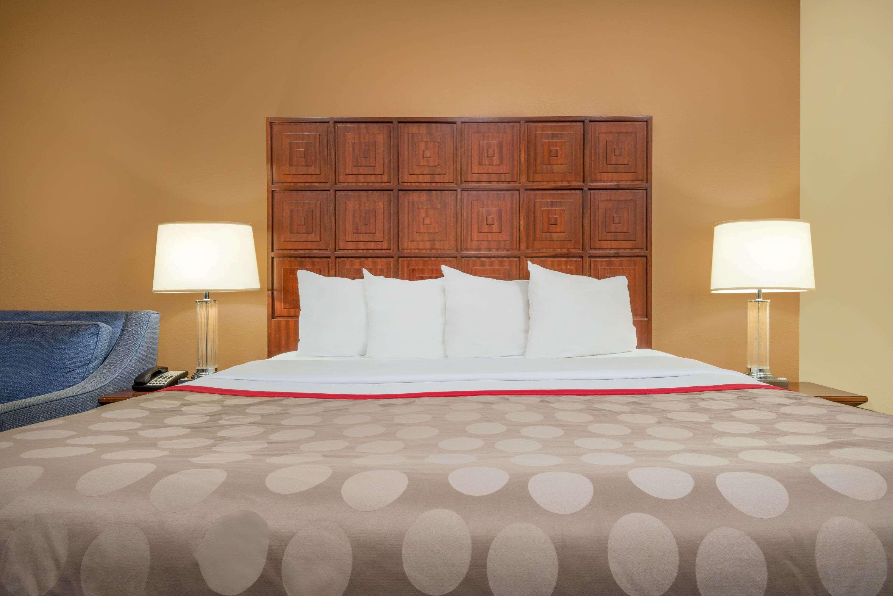 Ramada By Wyndham Columbus North Hotel Westerville Exterior photo