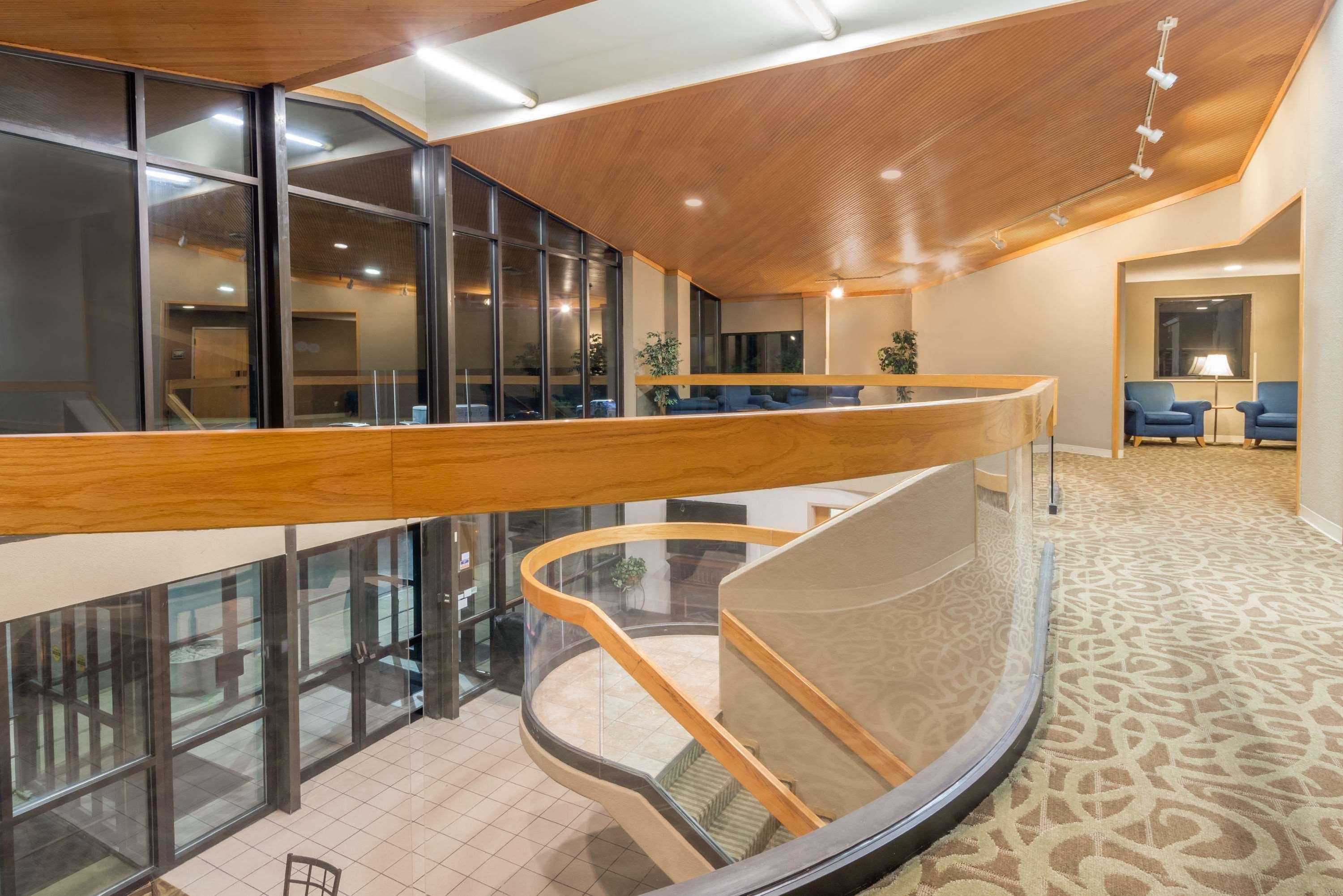 Ramada By Wyndham Columbus North Hotel Westerville Exterior photo